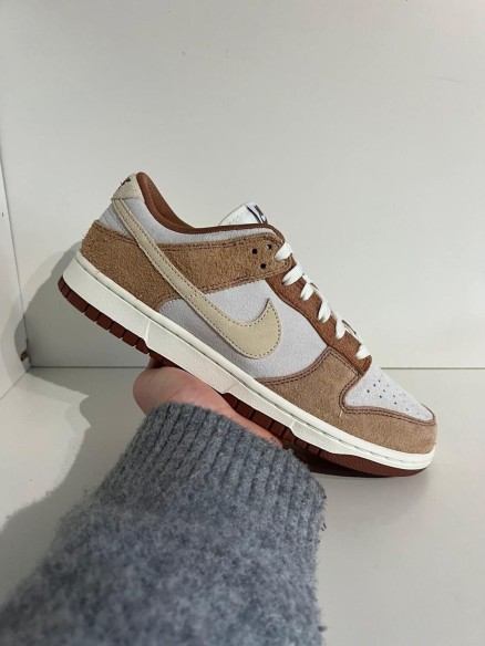 Nike dunk low medium curry