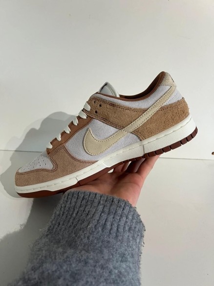 Nike dunk low medium curry