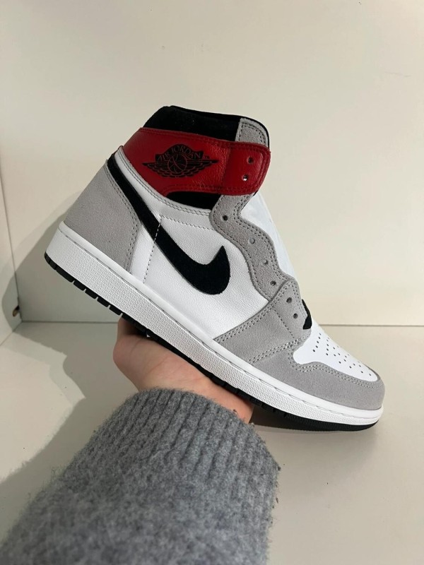 Nike air jordan 1 high light smoke grey