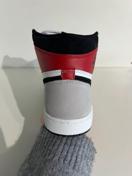 Nike air jordan 1 high light smoke grey