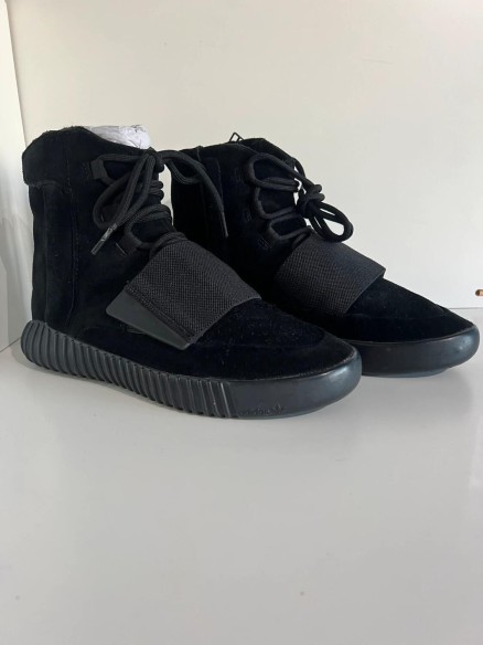 Yeezy 750 Triple Black