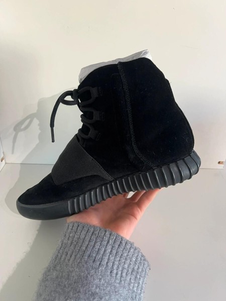 Yeezy 750 Triple Black