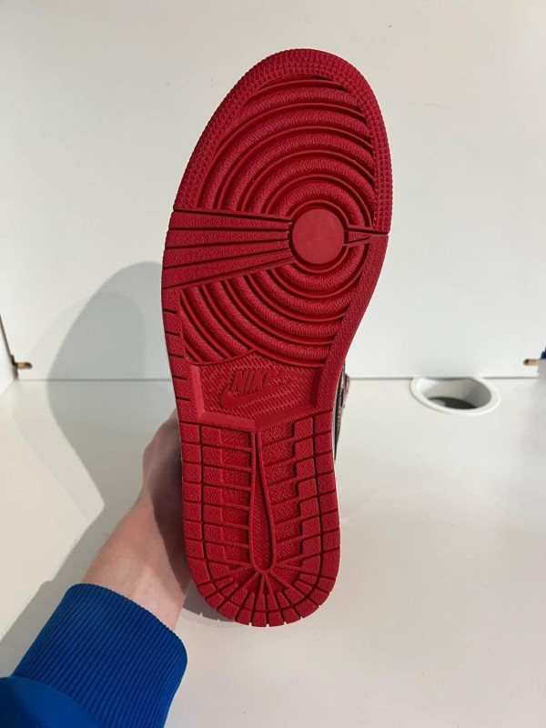 Nike air jordan 1 high patent bred 2