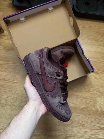 Nike sb city of love burgundy