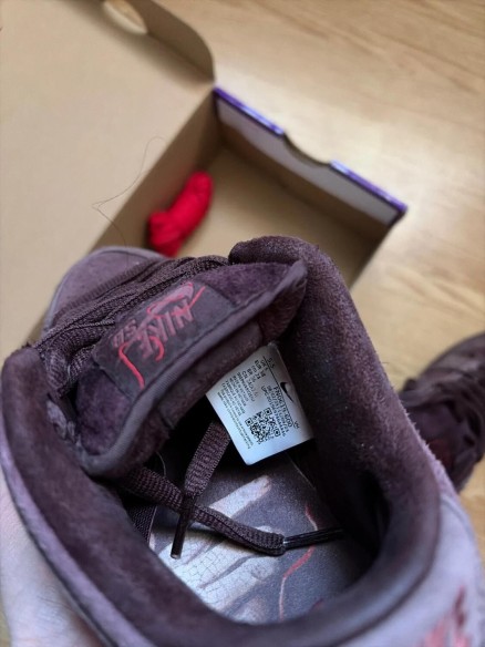 Nike sb city of love burgundy