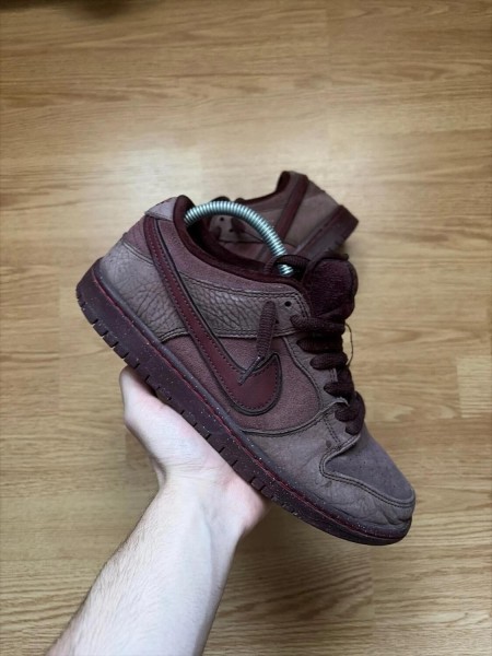 Nike sb city of love burgundy