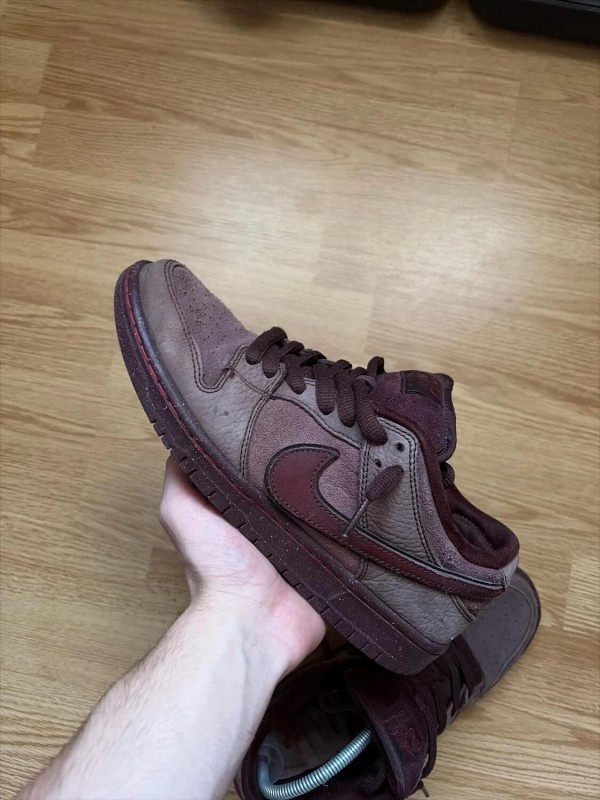 Nike sb city of love burgundy 2