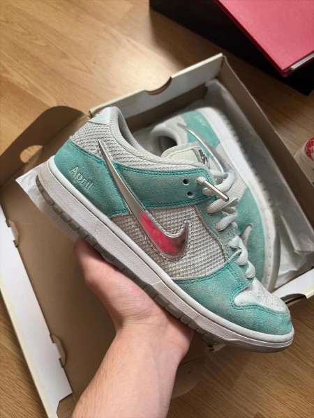 Nike sb April