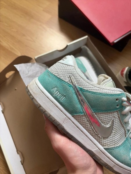 Nike sb April