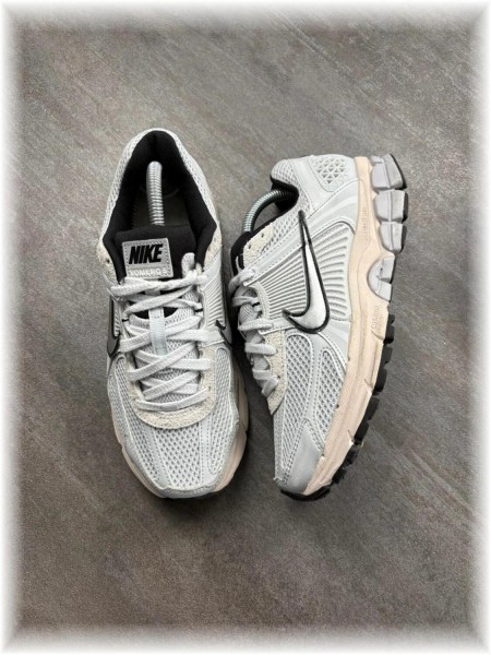 Nike vomero 5 - taille 40