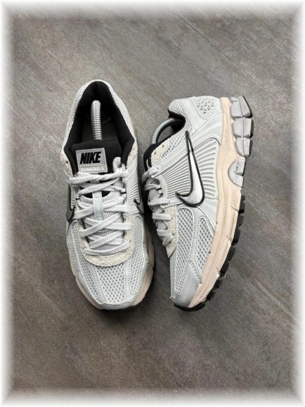 Nike vomero 5 - taille 40