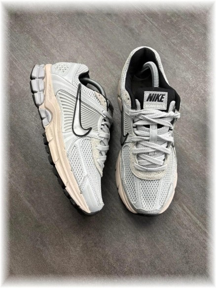Nike vomero 5 - taille 40