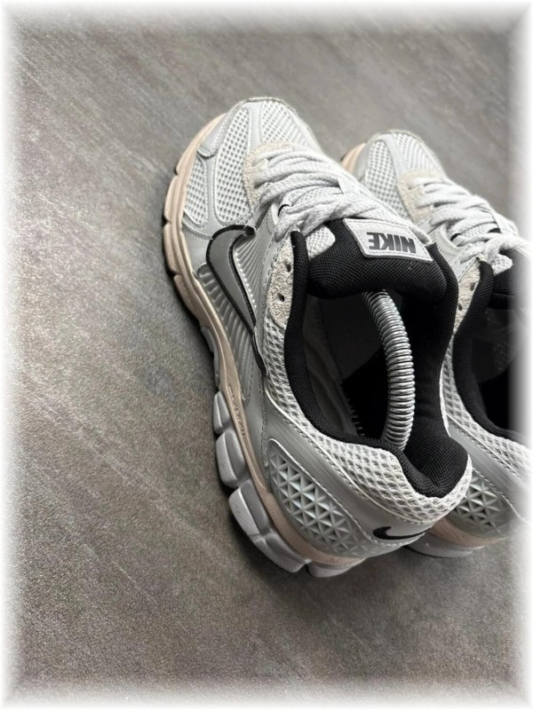 Nike vomero 5 - taille 40 2