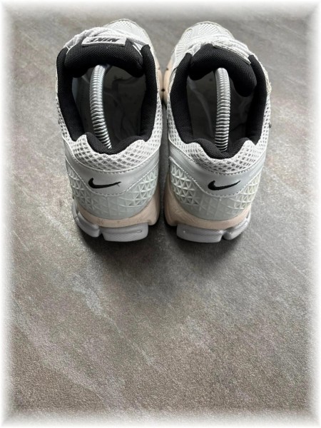 Nike vomero 5 - taille 40
