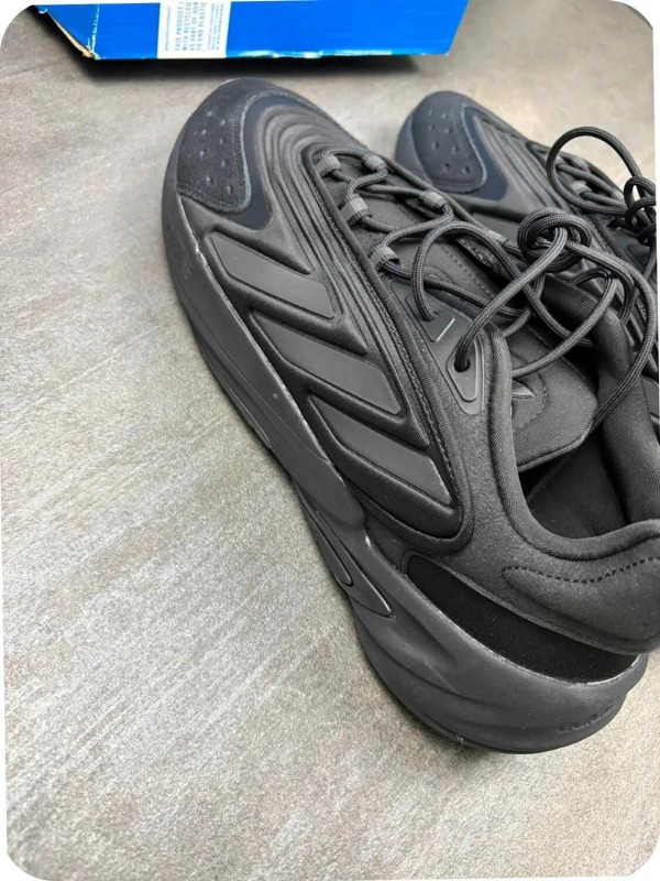 Adidas ozelia black - taille 46 2/3 2