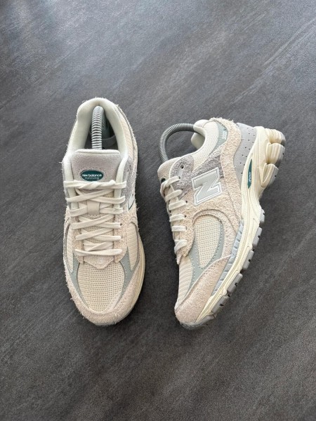 New balance 2002r beige / crème - taille 36