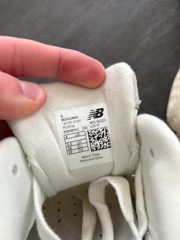 New balance 2002r beige / crème - taille 36 2