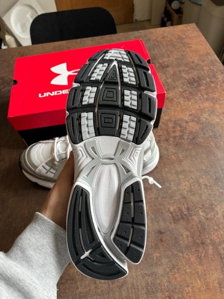 Under Armour UA Sola 'Metallic Silver' 46 - New