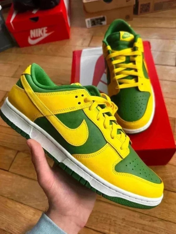 Dunk low reverse brazil taille 44 neuve 2