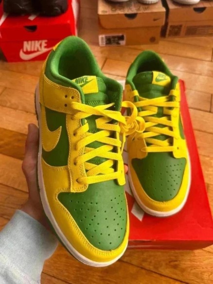 Dunk low reverse brazil taille 44 neuve