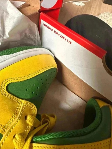 Dunk low reverse brazil taille 44 neuve