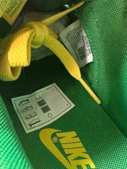Dunk low reverse brazil taille 44 neuve