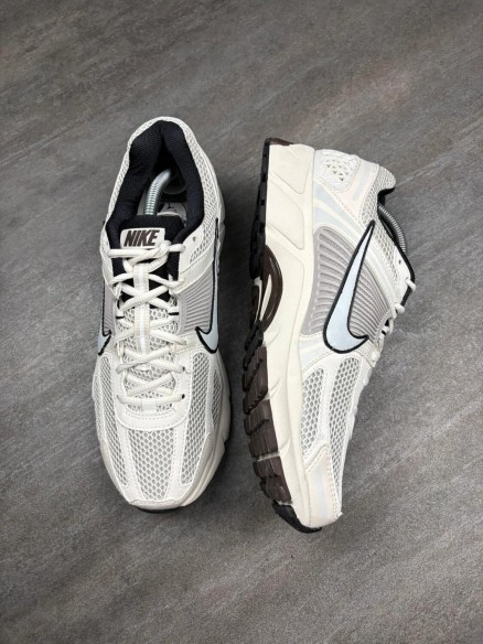 Nike air zoom vomero 5 'Phatom' - taille 44