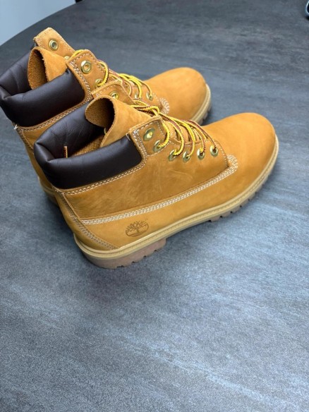 Boots Timberland Premium 6-inch ( taille 39 )