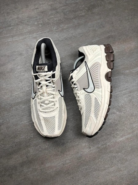 Nike air zoom vomero 5 'Phantom' - taille 42