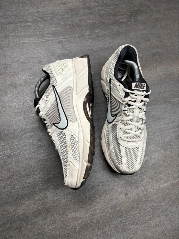 Nike air zoom vomero 5 'Phantom' - taille 42 2
