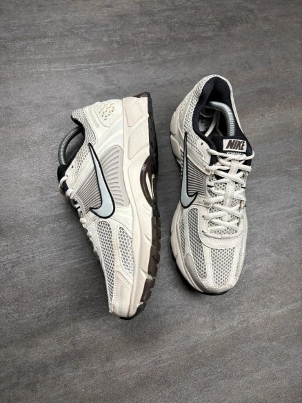 Nike air zoom vomero 5 'Phantom' - taille 42