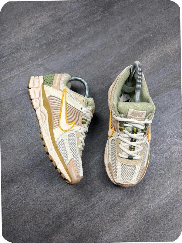 Nike Vomero 5 pale ivory oil green - taille 36