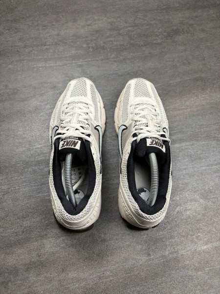 Nike air zoom vomero 5 'Phantom' - taille 42