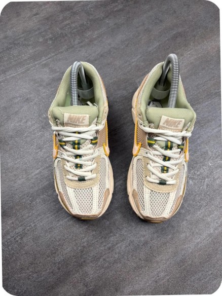 Nike Vomero 5 pale ivory oil green - taille 36