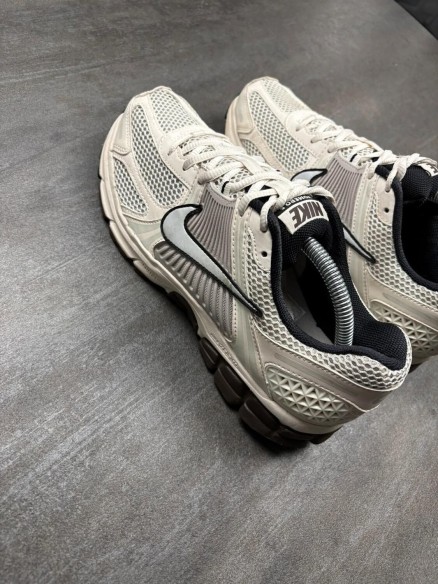 Nike air zoom vomero 5 'Phantom' - taille 42