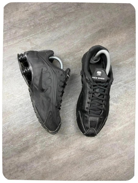 Nike shox r4 black ( taille 39 )