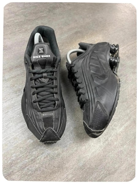 Nike shox r4 black ( taille 39 )