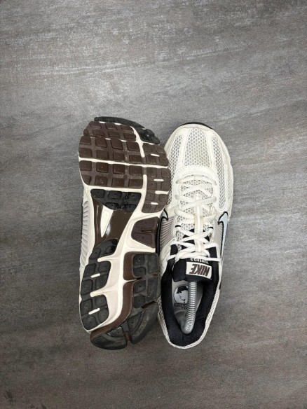 Nike air zoom vomero 5 'Phantom' - taille 42
