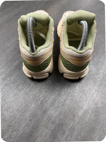 Nike Vomero 5 pale ivory oil green - taille 36