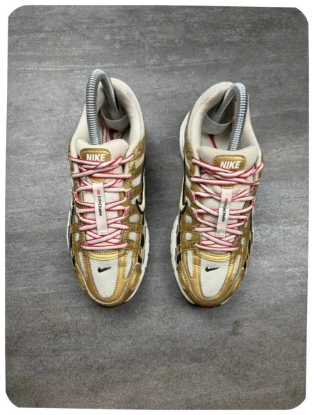 Nike p-6000 doré ( taille 36 )