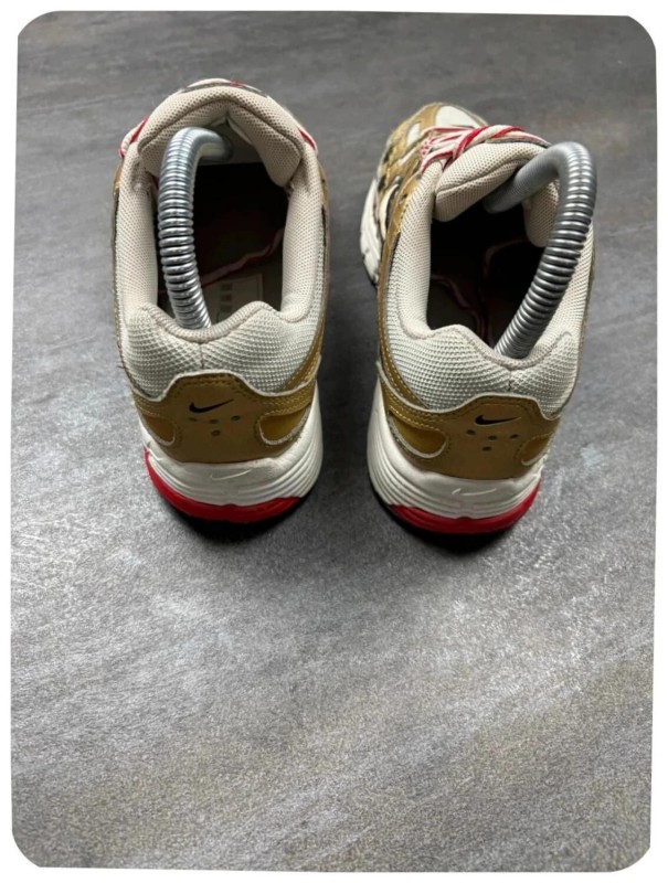 Nike p-6000 doré ( taille 36 ) 2