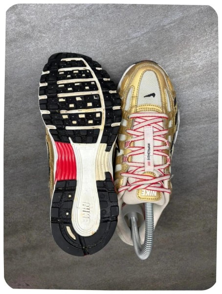 Nike p-6000 doré ( taille 36 )