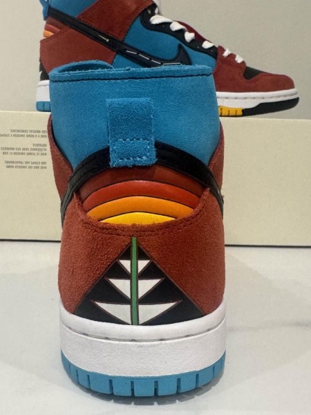 📢 À vendre : Nike SB Dunk High Di’orr Greenwood Navajo Arts (FQ1775-400)