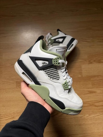 Nike air jordan 4 seafoam