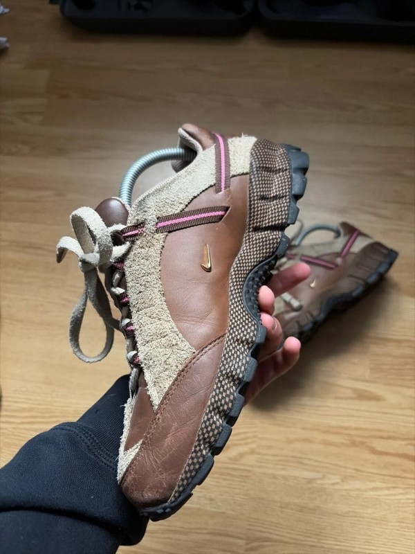 Nike air humara jacquemus marron 2