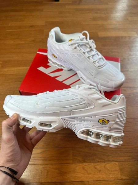 Nike air max plus tn blanche tuned air sneakers triple white - taille 45 neuve