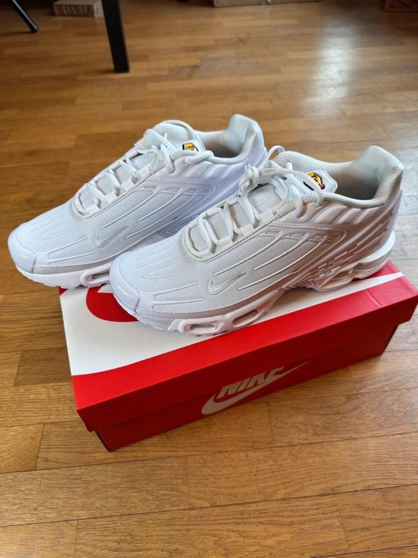 Nike air max Plus TN blanche tuned air sneakers triple white taille 43 neuve