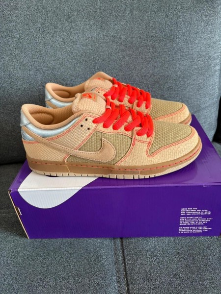 Dunk sb "thai" som tum 43