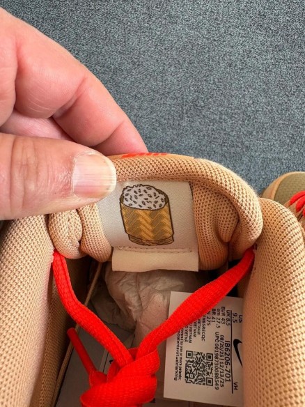 Dunk sb "thai" som tum 43