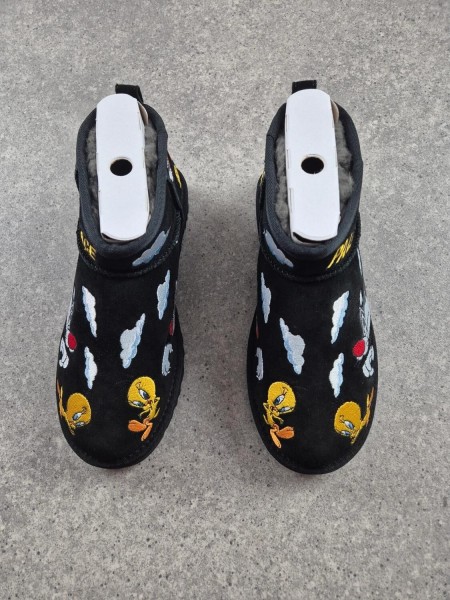 UGG palace skateboards ultra mini boots Looney Tunes taille 40,5